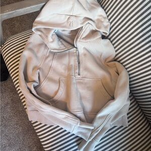 Women's lululemon crew tan scuba M/L